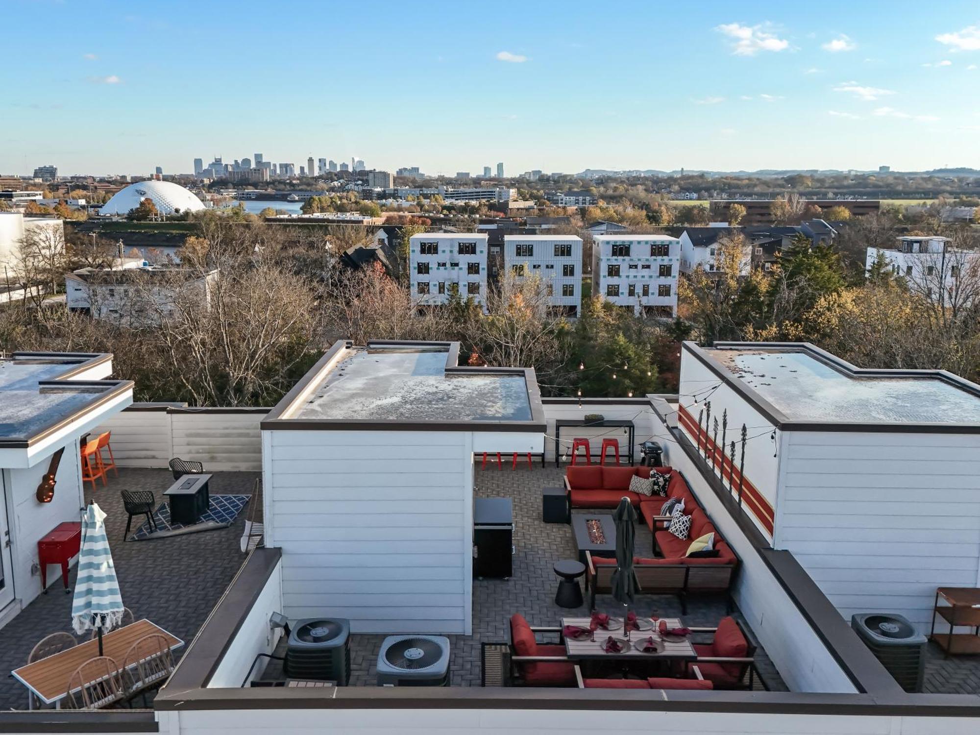 Cool Townhouse Close To Downtown